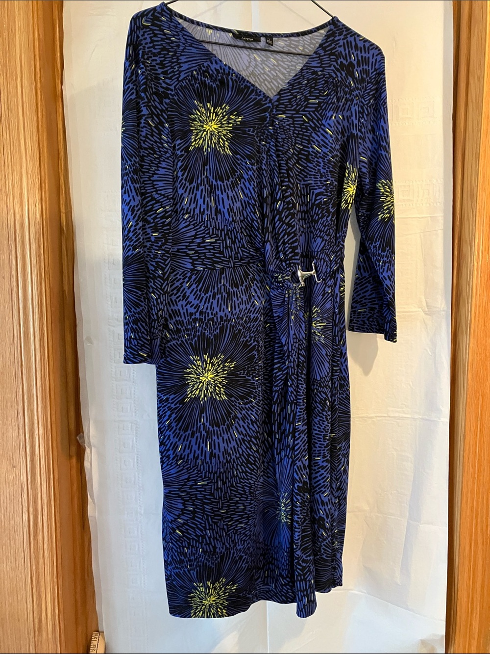 Apt 9 Womens L Blue Black yellow Starburst pull on Faux Wrapped 3/4 Sleeve Dress